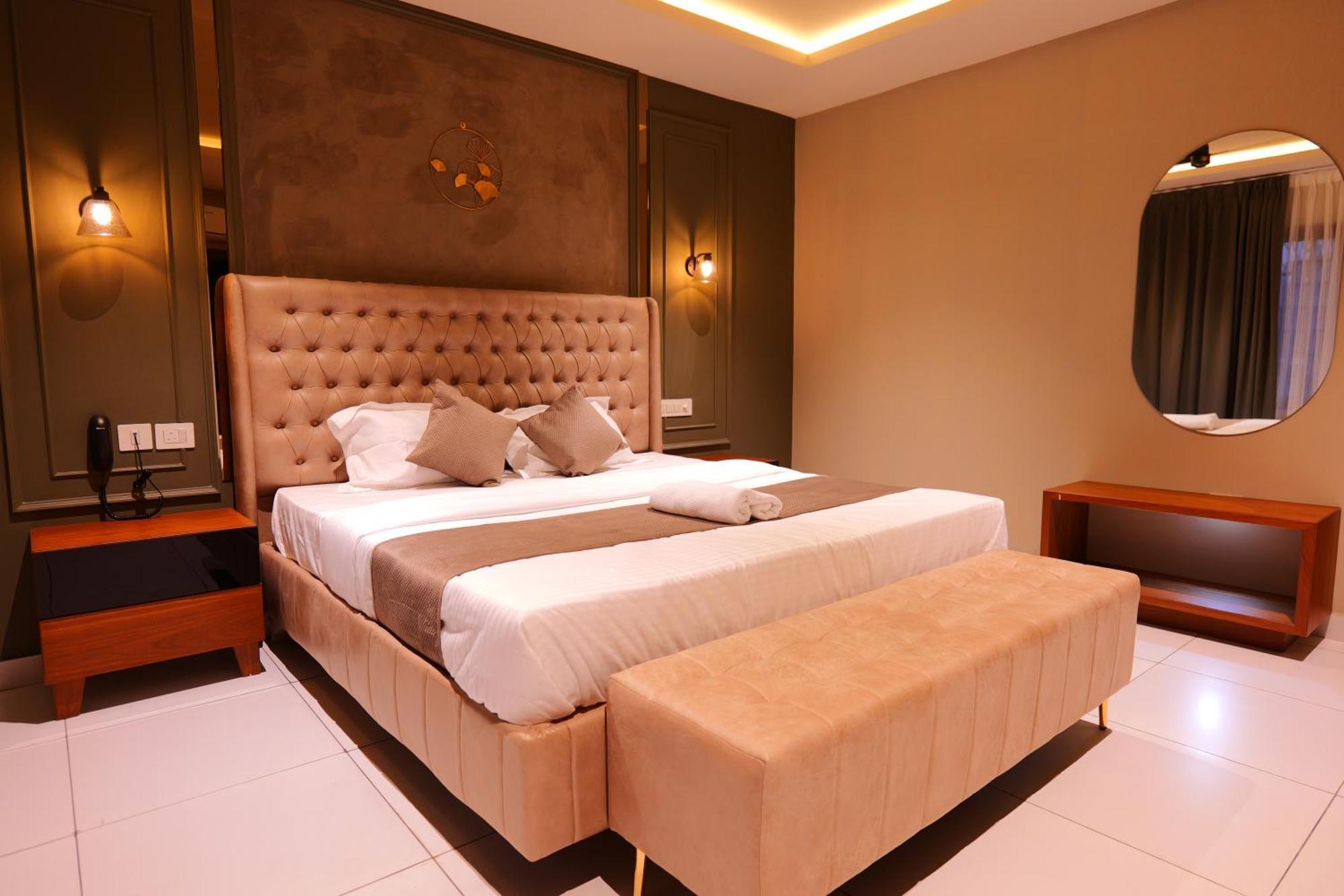 Hotel Classico International Kannangad Exterior foto